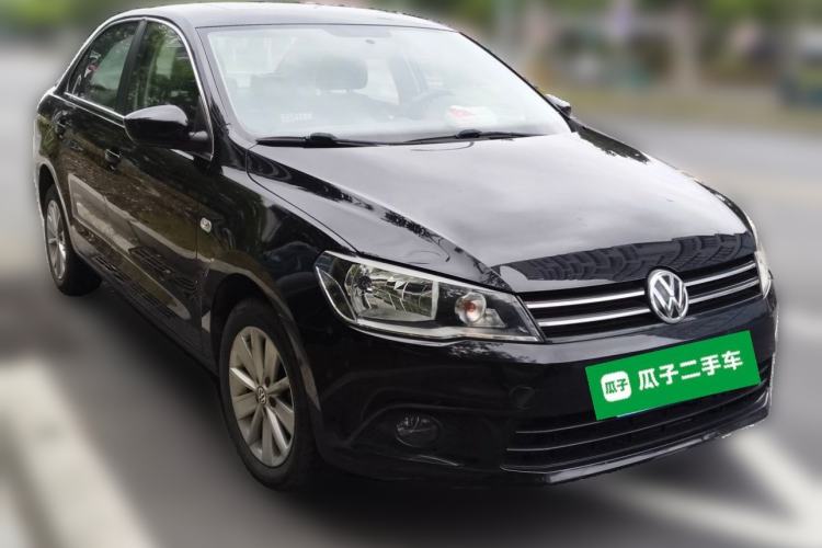 Used Volkswagen Jetta 2015 Value Edition 1.6L Automatic Comfort Version Front Right 45 Deg