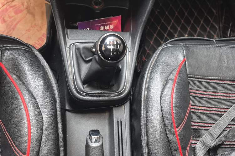 Used Volkswagen Jetta 2015 Zhihui Edition 1.4L Manual Comfort Model Gear Lever