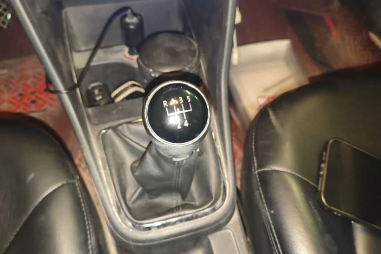 Used Volkswagen Jetta 2015 Zhuihui Edition 1.6L Manual Comfort Model Gear Lever