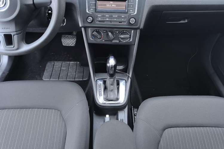 Used Volkswagen Jetta 2015 1.6L Automatic Comfort Model Gear Lever