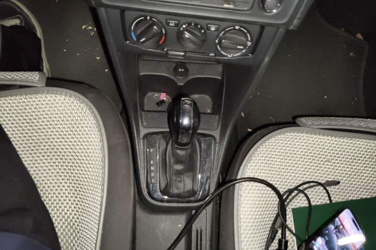 Used Volkswagen Jetta 2015 Value Edition 1.6L Automatic Fashion Version Gear Lever