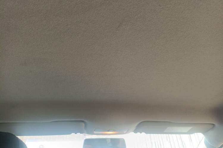 Used Volkswagen Jetta 2015 1.6L Manual Fashion Edition Headliner