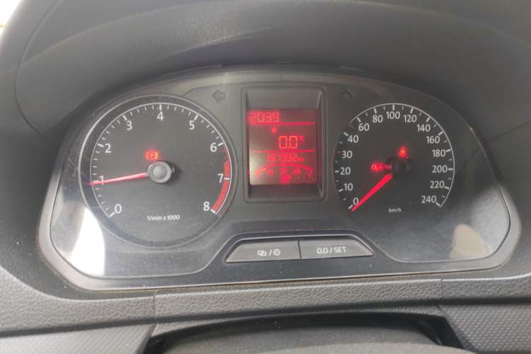 Used Volkswagen Jetta 2015 1.6L Manual Fashion Edition Instrument Cluster