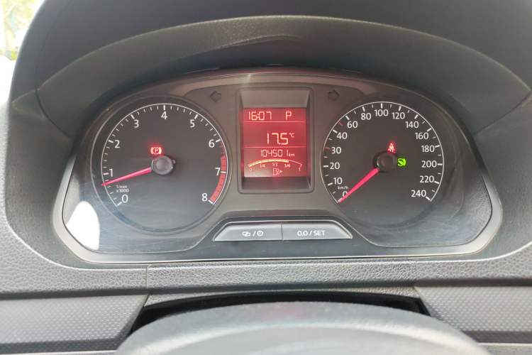 Used Volkswagen Jetta 2015 Value Edition 1.6L Automatic Fashion Version Instrument Cluster