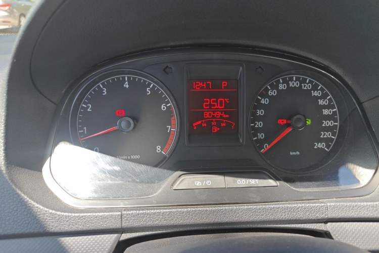 Used Volkswagen Jetta 2015 1.6L Automatic Fashion Model Instrument Cluster