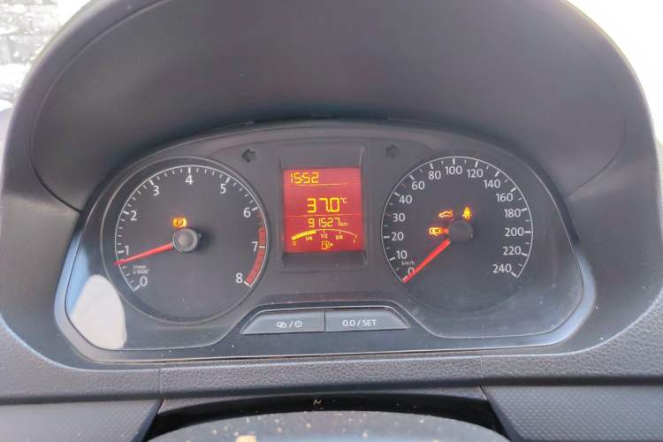 Used Volkswagen Jetta 2015 Value Edition 1.6L Manual Fashionable Style Instrument Cluster