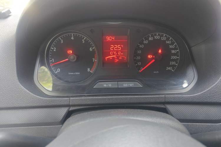 Used Volkswagen Jetta 2015 Value Edition 1.6L Manual Fashionable Style Instrument Cluster