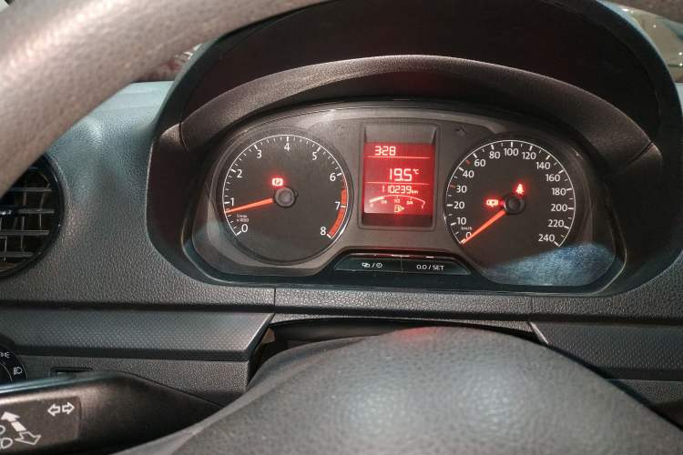 Used Volkswagen Jetta 2015 1.6L Manual Fashion Edition Instrument Cluster