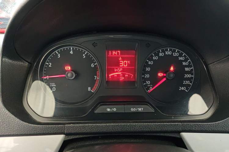 Used Volkswagen Jetta 2015 Zhuihui Edition 1.6L Manual Comfort Model Instrument Cluster