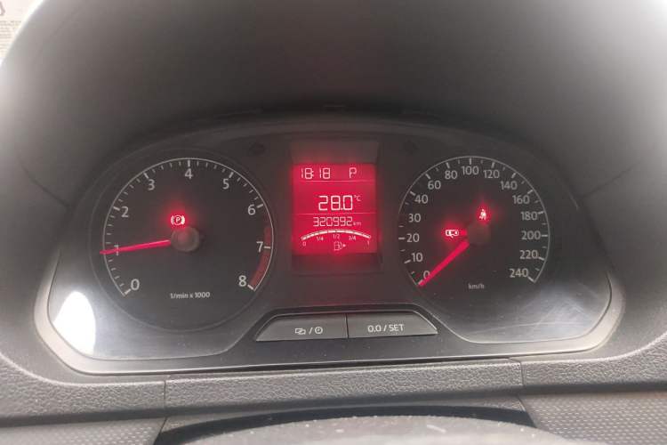 Used Volkswagen Jetta 2015 1.6L Automatic Fashion Model Instrument Cluster