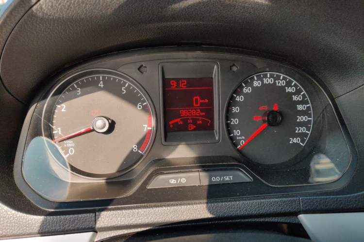 Used Volkswagen Jetta 2015 Zhuihui Edition 1.6L Manual Comfort Model Instrument Cluster