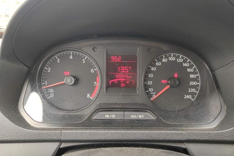 Used Volkswagen Jetta 2015 Value Edition 1.6L Manual Fashionable Style Instrument Cluster
