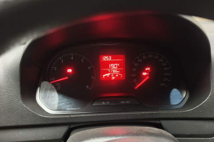 Used Volkswagen Jetta 2015 Zhuihui Edition 1.4L Manual Fashion Model Instrument Cluster