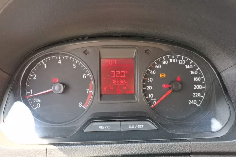 Used Volkswagen Jetta 2015 Value Edition 1.6L Manual Fashionable Style Instrument Cluster