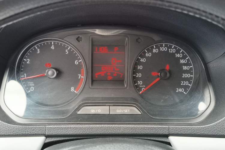 Used Volkswagen Jetta 2015 Value Edition 1.6L Automatic Comfort Version Instrument Cluster