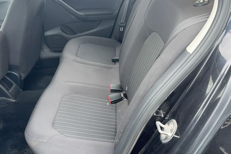 Used Volkswagen Jetta 2015 1.6L Manual Comfort Model Interior 1