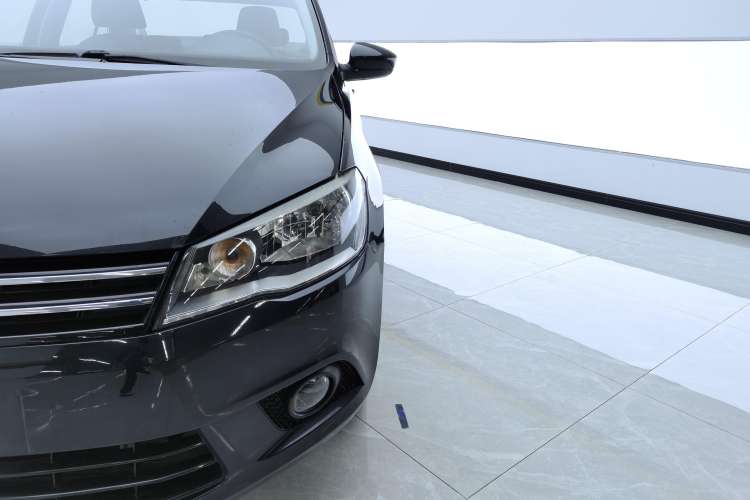 Used Volkswagen Jetta 2015 1.6L Automatic Comfort Model Left Front Headlight