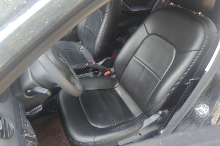 Used Volkswagen Jetta 2015 Value Edition 1.6L Manual Fashionable Style Left Front Seat