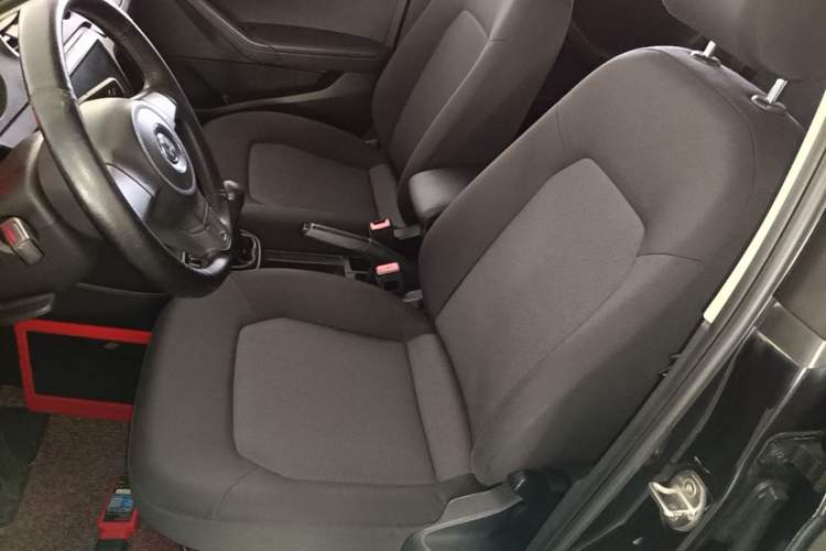 Used Volkswagen Jetta 2015 1.4L Manual Fashion Model Left Front Seat