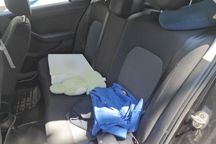 Used Volkswagen Jetta 2015 1.6L Automatic Fashion Model Left Rear Seat