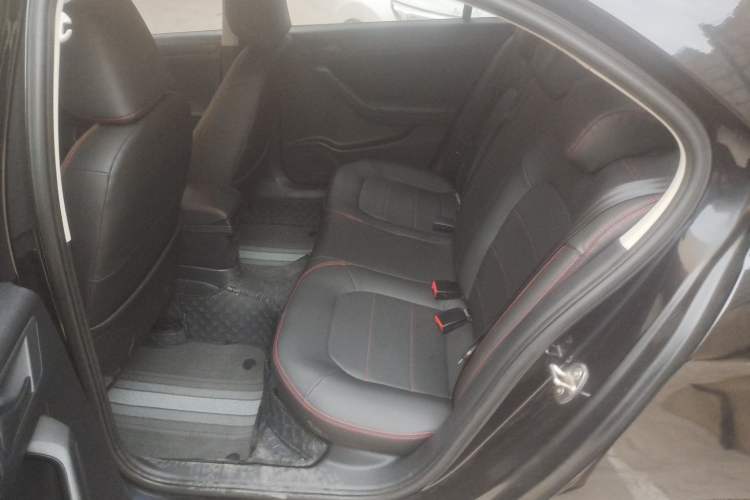 Used Volkswagen Jetta 2015 1.4L Manual Fashion Model Left Rear Seat