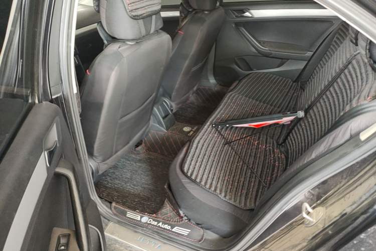 Used Volkswagen Jetta 2015 1.4L Manual Comfort Model Left Rear Seat