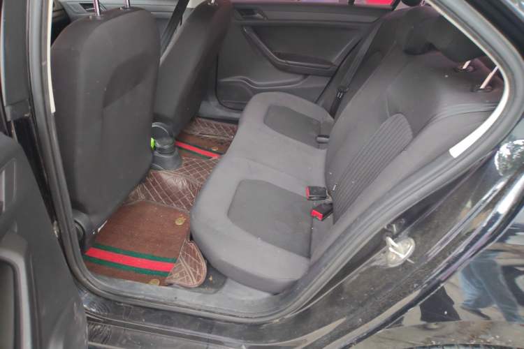 Used Volkswagen Jetta 2015 Value Edition 1.6L Automatic Fashion Version Left Rear Seat