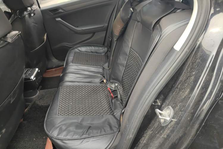 Used Volkswagen Jetta 2015 Value Edition 1.6L Manual Fashionable Style Left Rear Seat