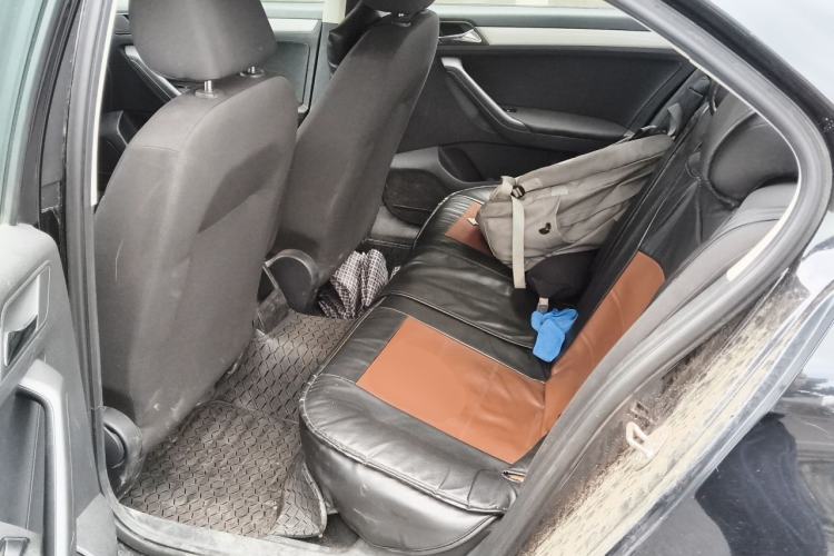 Used Volkswagen Jetta 2015 Value Edition 1.6L Automatic Comfort Version Left Rear Seat