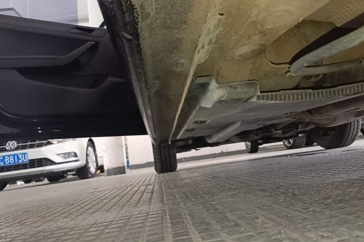 Used Volkswagen Jetta 2015 1.4L Manual Fashion Model Left Side Sill