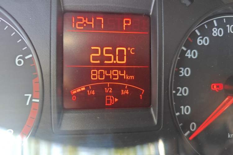 Used Volkswagen Jetta 2015 1.6L Automatic Fashion Model Odometer Close Up