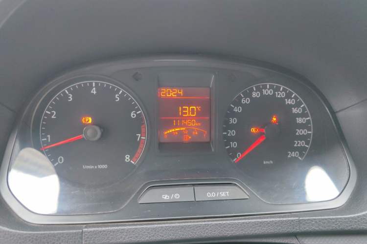 Used Volkswagen Jetta 2015 Value Edition 1.6L Manual Fashionable Style Odometer Close Up