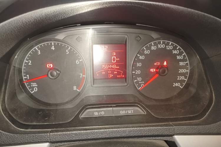 Used Volkswagen Jetta 2015 Zhuihui Edition 1.6L Manual Comfort Model Odometer Close Up