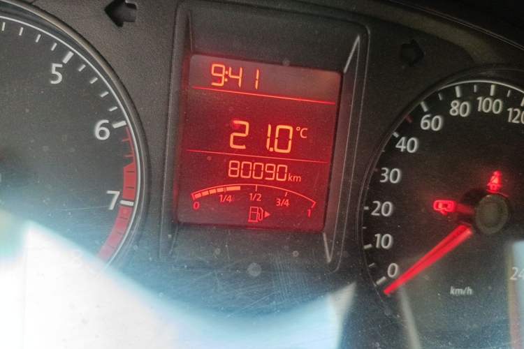 Used Volkswagen Jetta 2015 1.6L Manual Fashion Edition Odometer Close Up