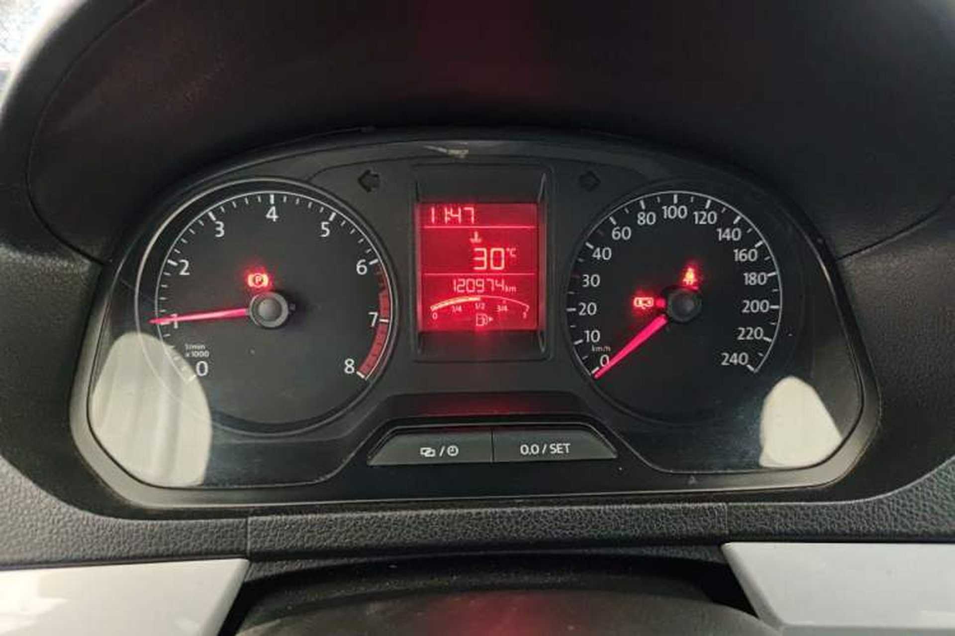 Used Volkswagen Jetta 2015 Zhuihui Edition 1.6L Manual Comfort Model Odometer Close Up
