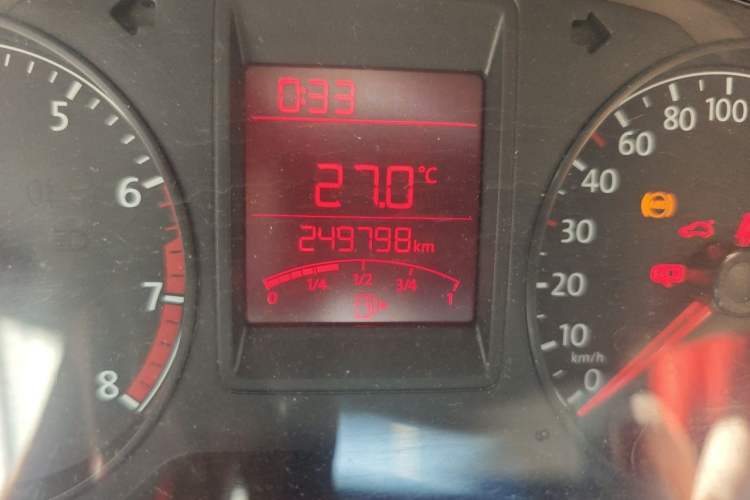 Used Volkswagen Jetta 2015 1.6L Manual Fashion Edition Odometer Close Up