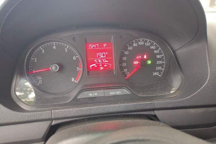 Used Volkswagen Jetta 2015 Value Edition 1.6L Automatic Fashion Version Odometer Close Up