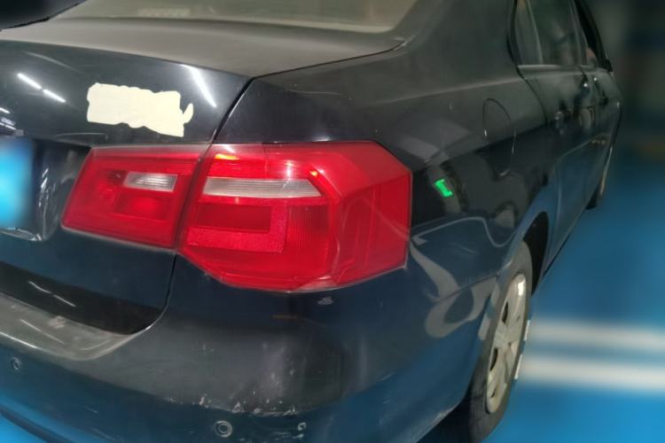 Used Volkswagen Jetta 2015 Value Edition 1.6L Manual Fashionable Style Rear Right 45 Deg