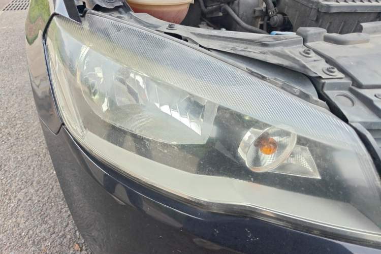 Used Volkswagen Jetta 2015 1.6L Automatic Comfort Model Right Front Headlight