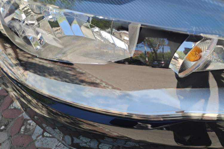 Used Volkswagen Jetta 2015 1.6L Automatic Fashion Model Right Front Headlight