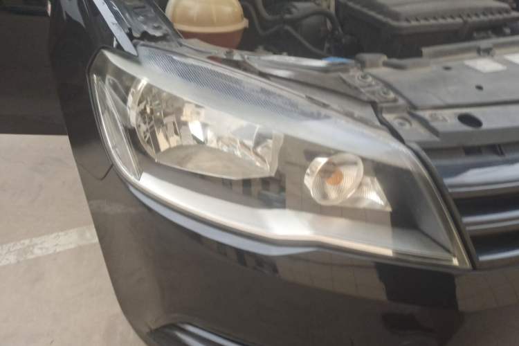 Used Volkswagen Jetta 2015 1.4L Manual Fashion Model Right Front Headlight
