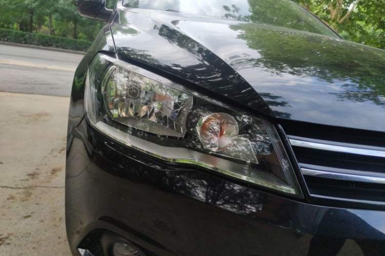 Used Volkswagen Jetta 2015 Zhihui Edition 1.4L Manual Comfort Model Right Front Headlight