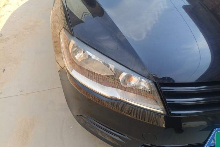 Used Volkswagen Jetta 2015 1.6L Manual Fashion Edition Right Front Headlight