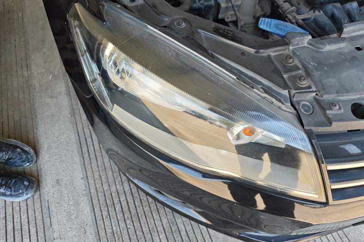 Used Volkswagen Jetta 2015 Zhuihui Edition 1.6L Manual Comfort Model Right Front Headlight