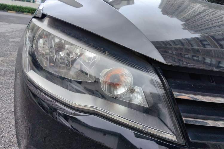 Used Volkswagen Jetta 2015 1.6L Automatic Comfort Model Right Front Headlight