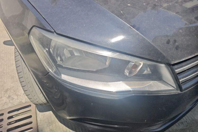 Used Volkswagen Jetta 2015 1.6L Manual Fashion Edition Right Front Headlight