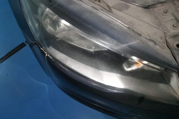 Used Volkswagen Jetta 2015 Value Edition 1.6L Manual Fashionable Style Right Front Headlight