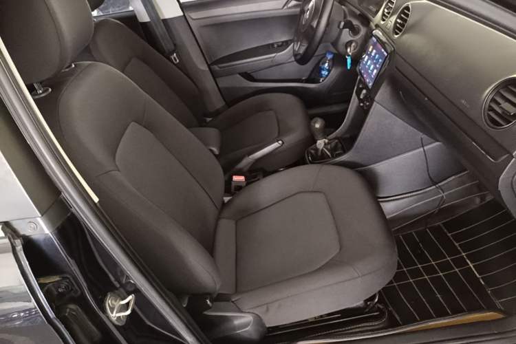 Used Volkswagen Jetta 2015 1.4L Manual Fashion Model Right Front Seat