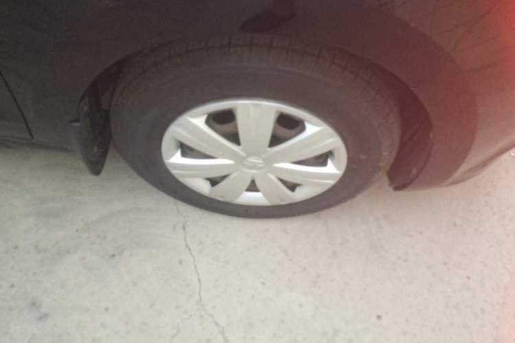 Used Volkswagen Jetta 2015 1.4L Manual Fashion Model Right Front Wheel Hub