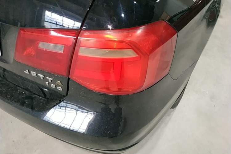 Used Volkswagen Jetta 2015 1.6L Manual Fashion Edition Right Rear Taillight